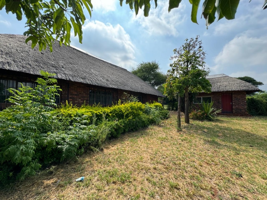 6 Bedroom Property for Sale in Hartbeespoort Rural North West